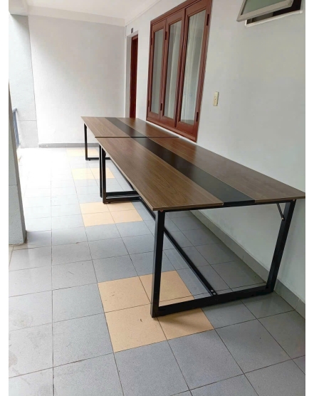 Bàn làm việc công ty