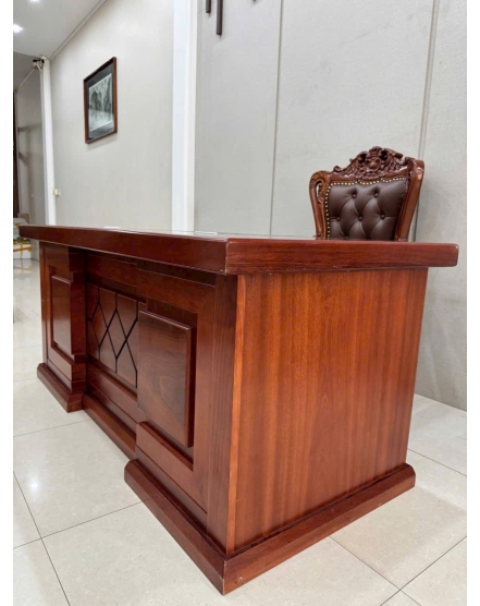 Bàn Làm Việc Gỗ Giám Đốc Cao Cấp – Sang Trọng, Bền Đẹp Theo Thời Gian